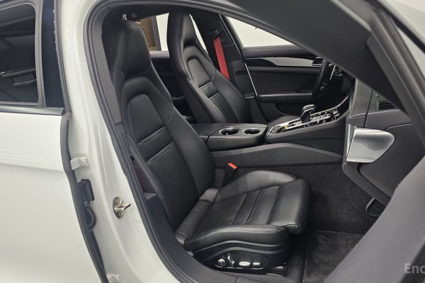 2021 Porsche Panamera с пробегом 105 947 км