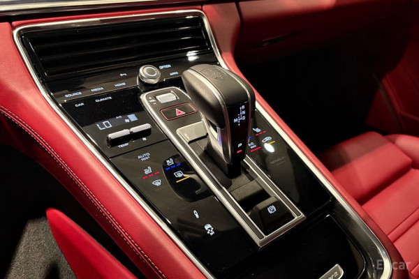 2022 Porsche Panamera с пробегом 17 500 км