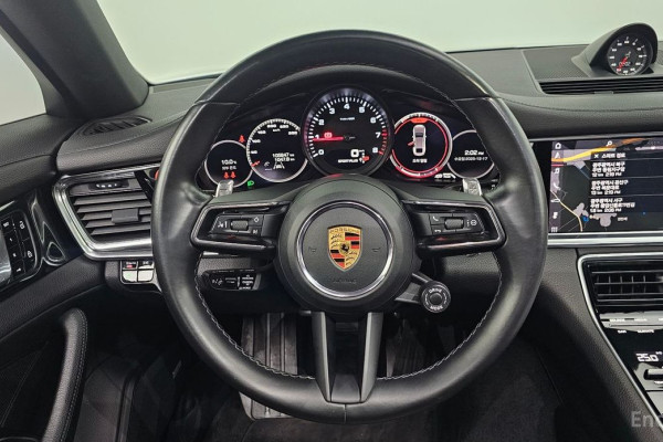 2021 Porsche Panamera с пробегом 105 947 км