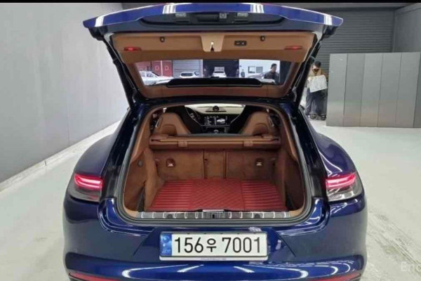 2022 Porsche Panamera с пробегом 25 748 км