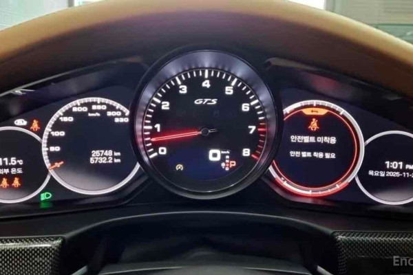 2022 Porsche Panamera с пробегом 25 748 км