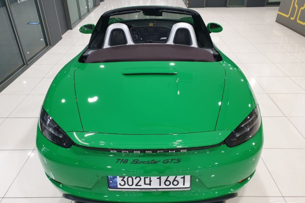 2023 Porsche 718 Spyder с пробегом 1 800 км