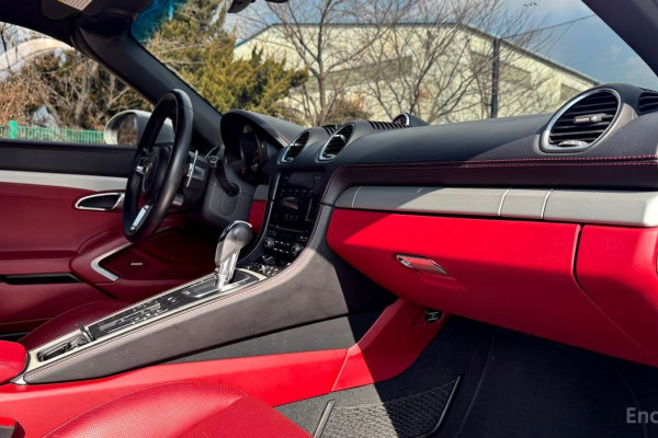 2021 Porsche 718 Spyder с пробегом 33 000 км