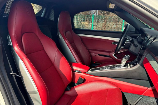 2021 Porsche 718 Spyder с пробегом 33 000 км