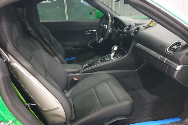 2023 Porsche 718 Spyder с пробегом 1 800 км