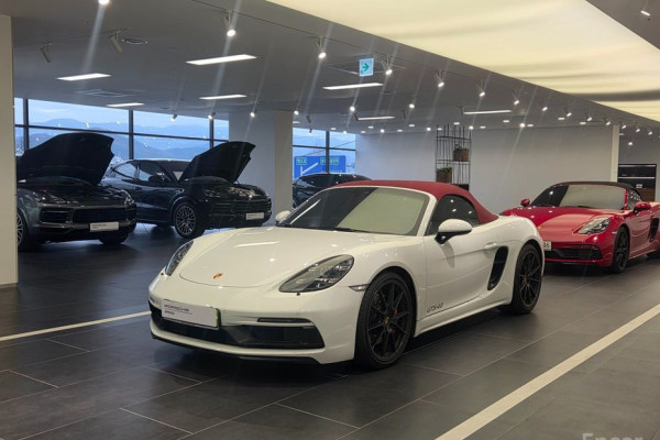 2022 Porsche 718 Spyder с пробегом 15 894 км