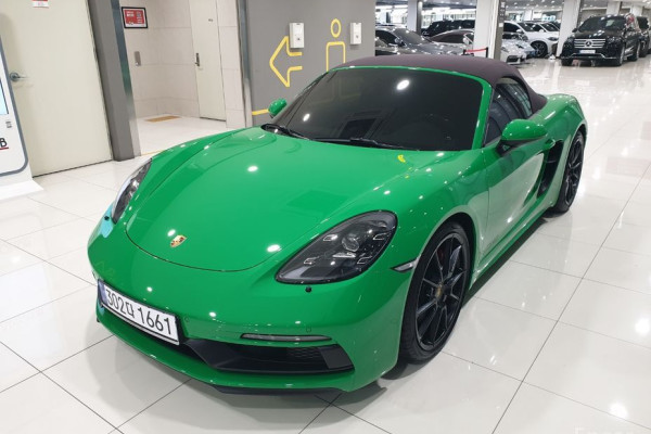 2023 Porsche 718 Spyder с пробегом 1 800 км
