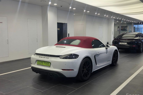 2022 Porsche 718 Spyder с пробегом 15 894 км