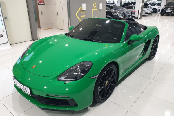 2023 Porsche 718 Spyder с пробегом 1 800 км