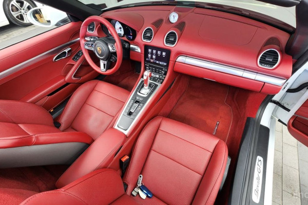 2022 Porsche 718 Spyder с пробегом 18 879 км