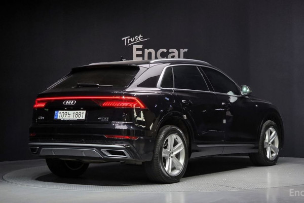 2021 Audi Q8 с пробегом 105 023 км