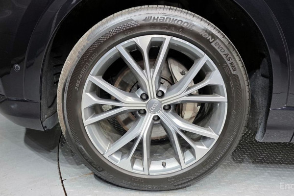 2021 Audi Q8 с пробегом 81 304 км