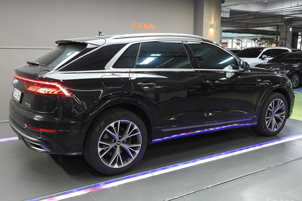 2021 Audi Q8 с пробегом 37 000 км