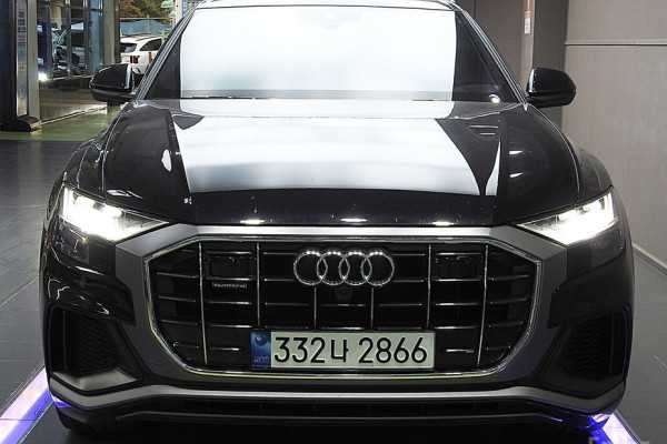 2021 Audi Q8 с пробегом 37 000 км