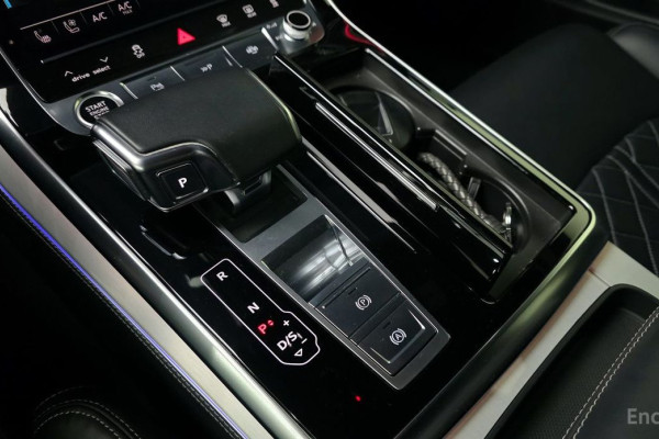 2021 Audi Q8 с пробегом 81 304 км