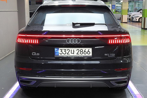 2021 Audi Q8 с пробегом 37 000 км