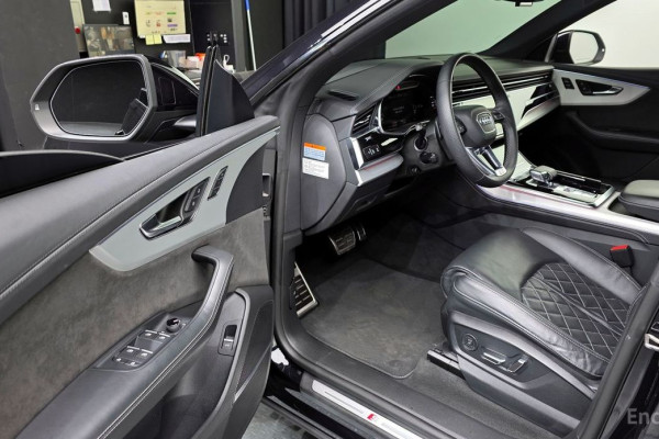 2021 Audi Q8 с пробегом 81 304 км