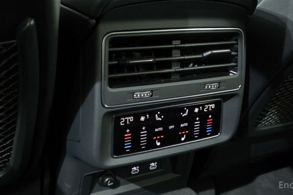 2021 Audi Q8 с пробегом 81 304 км