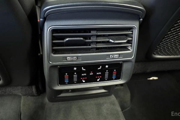 2021 Audi Q8 с пробегом 105 023 км