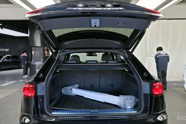 2021 Audi Q8 с пробегом 105 023 км