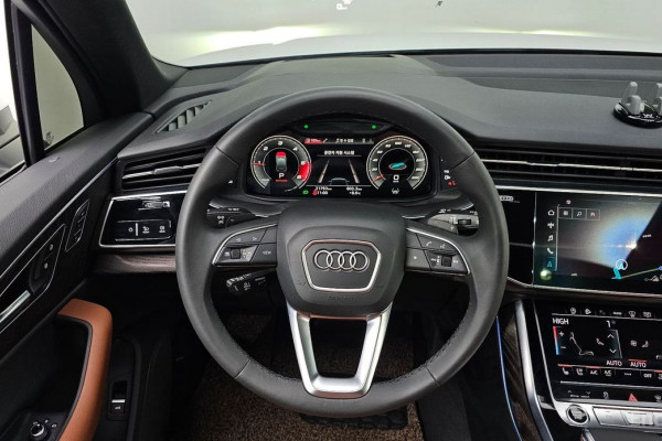 2021 Audi Q7 с пробегом 21 793 км