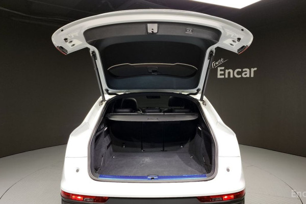 2023 Audi Q5 с пробегом 18 987 км