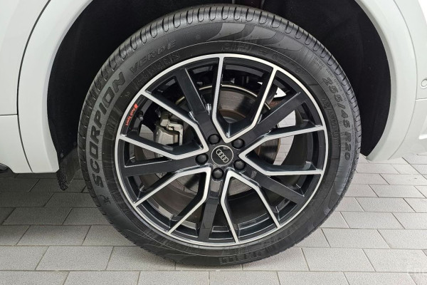 2024 Audi Q5 с пробегом 11 303 км