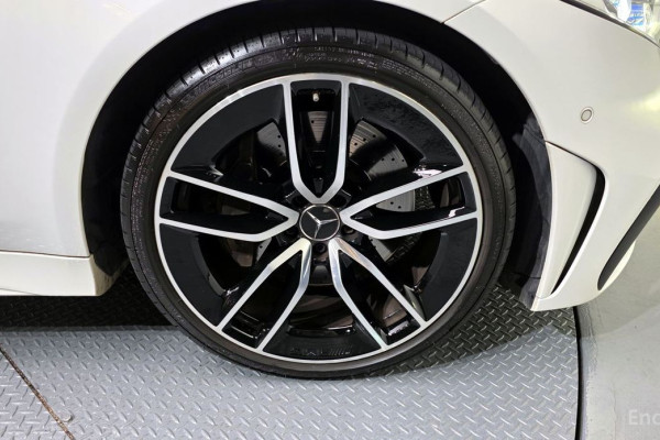 2022 Mercedes-Benz CLS с пробегом 104 345 км