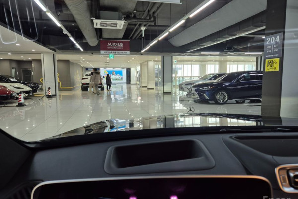 2022 Mercedes-Benz S-Класс с пробегом 28 025 км