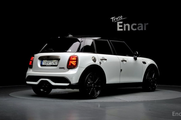 2023 Mini  с пробегом 18 617 км