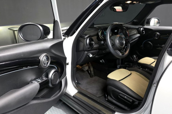 2023 Mini  с пробегом 18 617 км