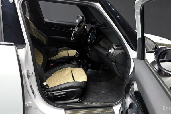 2023 Mini  с пробегом 18 617 км