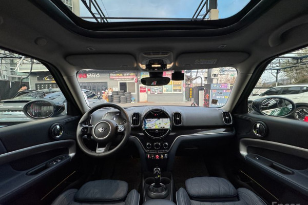 2023 Mini Countryman с пробегом 27 000 км