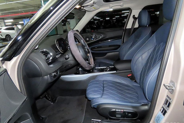 2022 Mini Clubman с пробегом 40 107 км