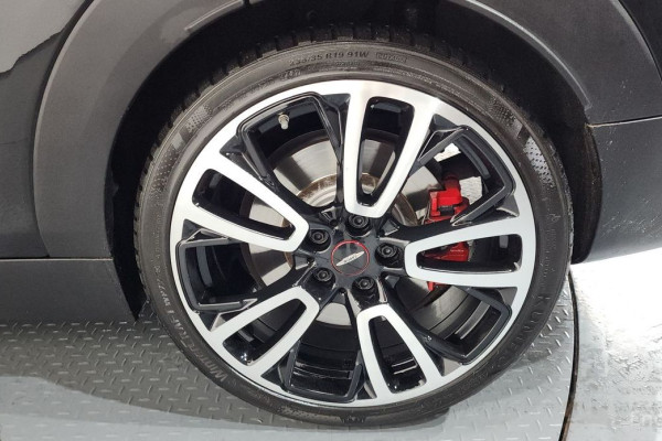 2022 Mini Clubman с пробегом 67 270 км