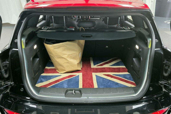 2022 Mini Clubman с пробегом 27 612 км