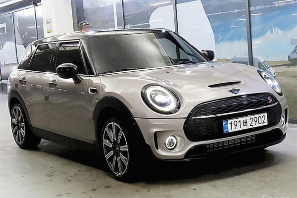 2022 Mini Clubman с пробегом 40 107 км