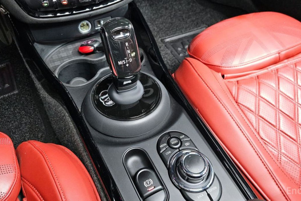 2022 Mini Clubman с пробегом 37 670 км