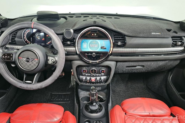 2022 Mini Clubman с пробегом 37 670 км