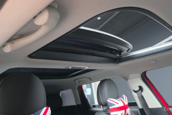 2023 Mini Clubman с пробегом 14 132 км