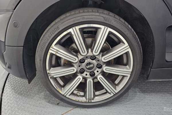 2022 Mini Clubman с пробегом 41 035 км