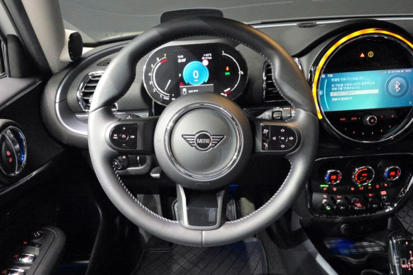 2022 Mini Clubman с пробегом 24 073 км