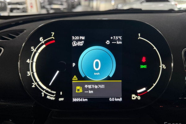 2022 Mini Clubman с пробегом 38 954 км