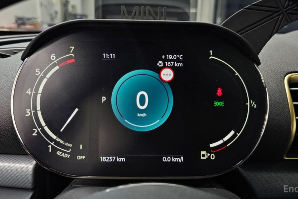 2022 Mini Clubman с пробегом 18 237 км