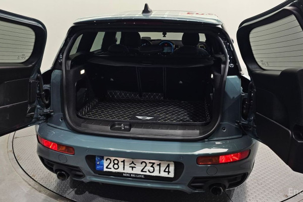 2022 Mini Clubman с пробегом 18 237 км