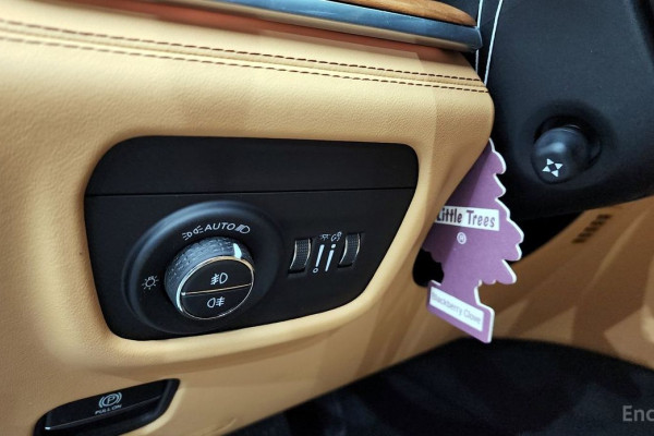 2022 Jeep Cherokee с пробегом 25 733 км