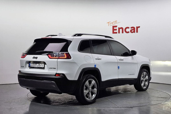 2022 Jeep Cherokee с пробегом 34 011 км