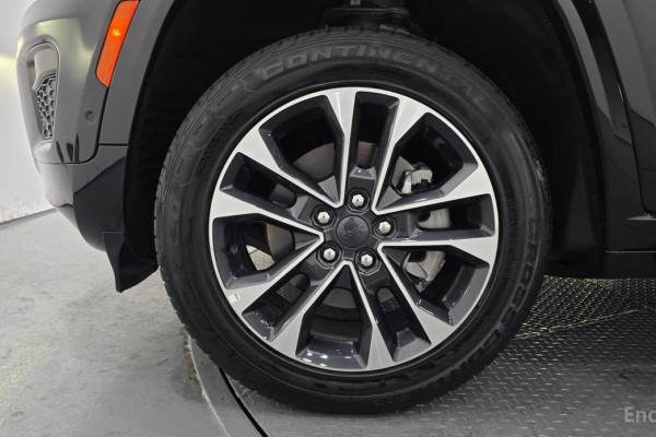 2022 Jeep Cherokee с пробегом 27 793 км