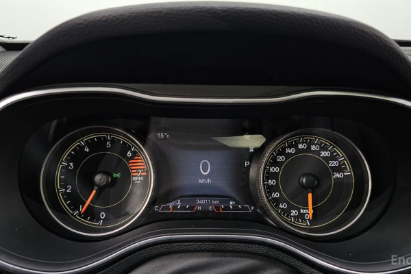 2022 Jeep Cherokee с пробегом 34 011 км