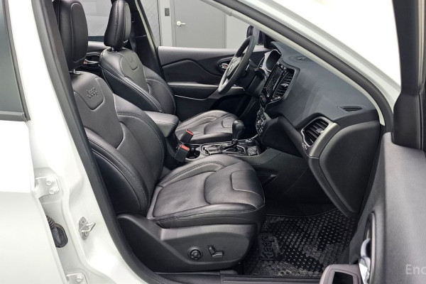 2022 Jeep Cherokee с пробегом 34 011 км